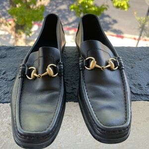 Gucci Black Leather Horsebit Loafers with Gold Hardware size 7.5